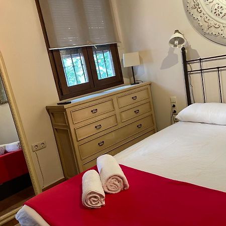 Sleep In Historic Puerta Elvira Apartment Гранада Екстериор снимка