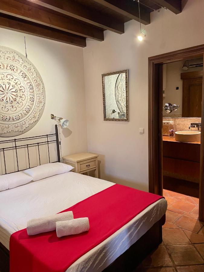 Sleep In Historic Puerta Elvira Apartment Гранада Екстериор снимка