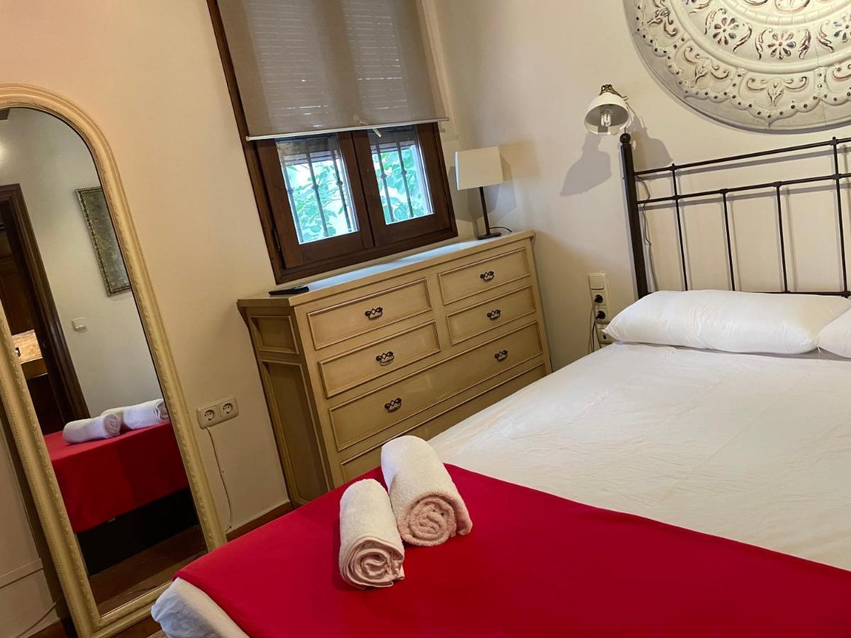 Sleep In Historic Puerta Elvira Apartment Гранада Екстериор снимка