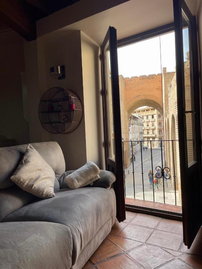 Sleep In Historic Puerta Elvira Apartment Гранада Екстериор снимка
